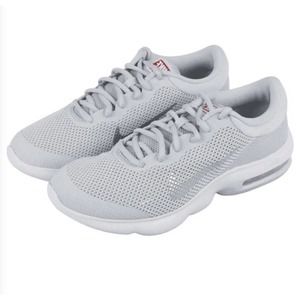 Women’s Nike Air Max Advantage in Pure Platinum